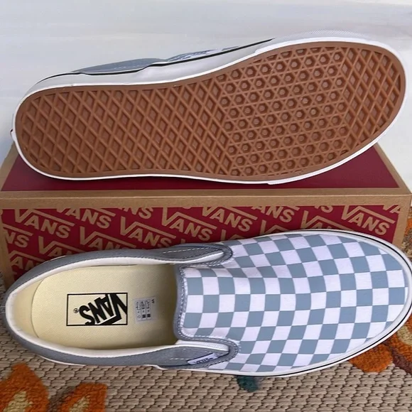Vans Men’s Classic Slip-On
Color Theory Checkerboard
VN000BVZDSB
Sneakers - Picture 4 of 16